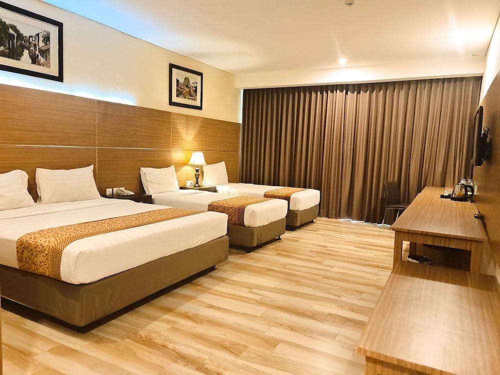 Hotel Golden Tulip Essential Belitung Tanjung Pandan Exterior foto