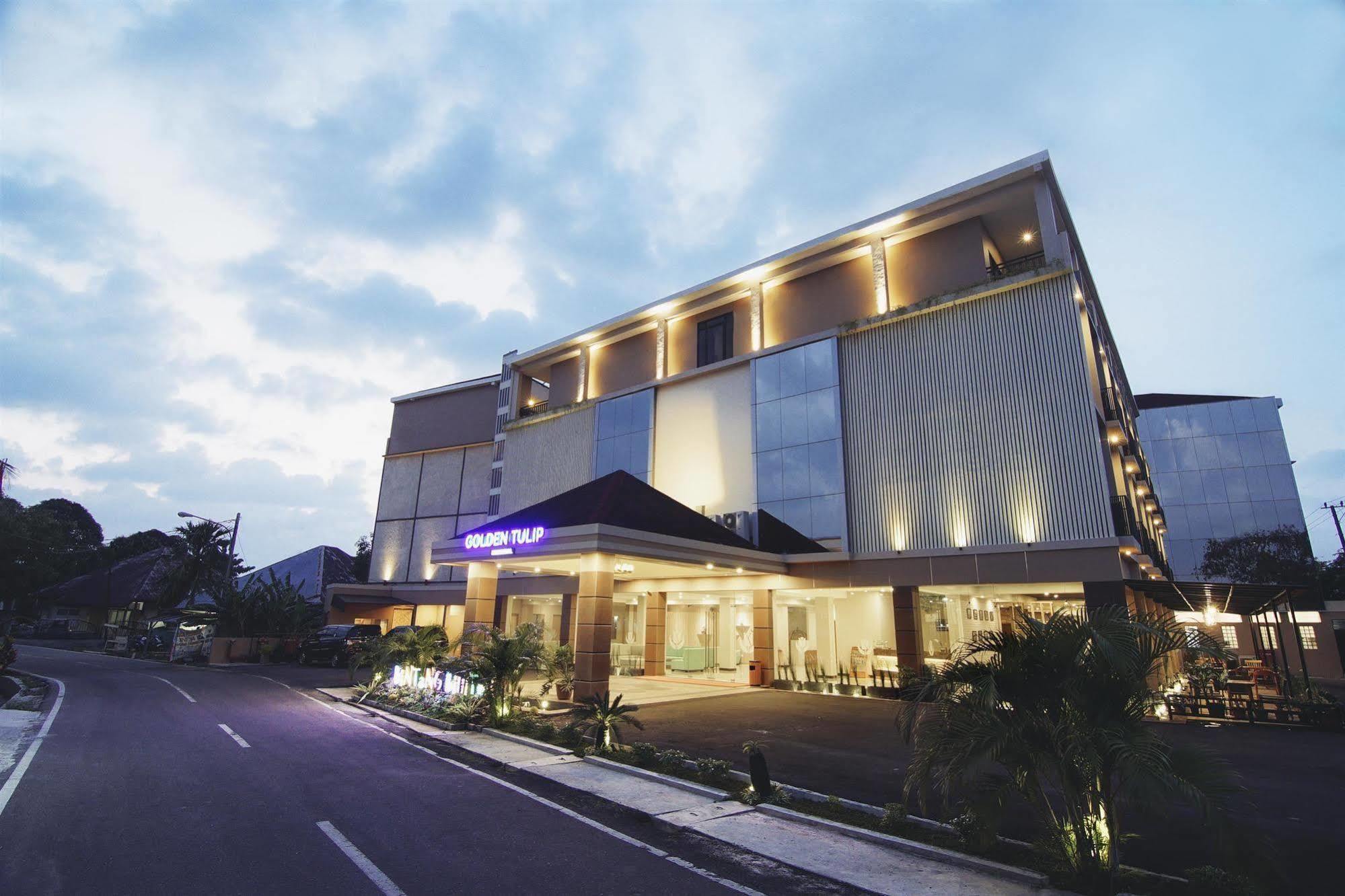 Hotel Golden Tulip Essential Belitung Tanjung Pandan Exterior foto